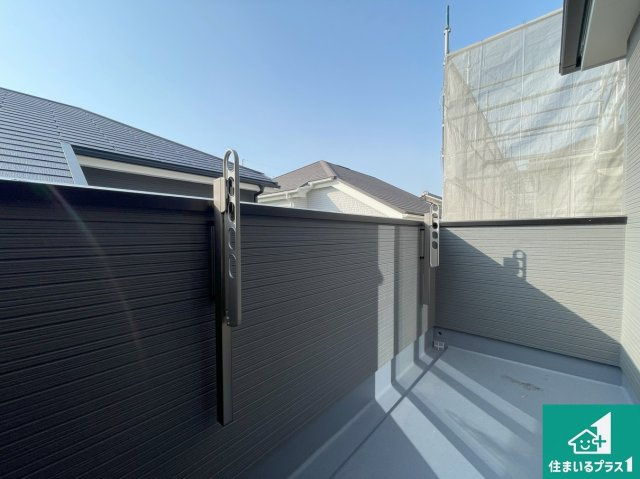 日当たりのよいバルコニー！お部屋が開放的に！