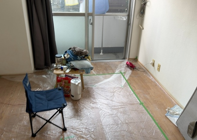洋室のメリットは重い家具が置きやすく、身の回りが整理しやすいことです。　床がフローリングのため畳とは異なり凹みにくいです。　クローゼットなど収納が豊富で、普段使わない旅行カバンや服の整頓も簡単にです。