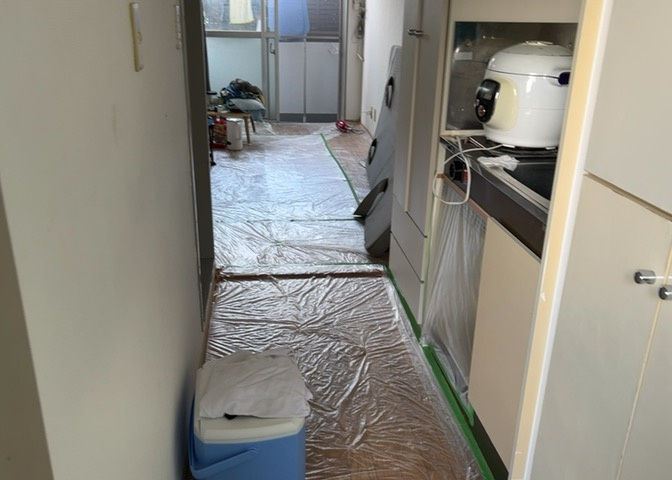 内装はとにかくおしゃれなものがいい！と選ぶ前に、まず住んだ後のことを想像してみましょう。住んでみたらコンセントの位置が悪くて使いにくいなど出てきます。事前にどの家電をどこに置くか想定しておきましょう。
