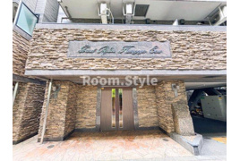 グランド・ガーラ幡ヶ谷EASTの外観