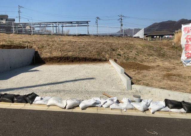 隣家の土地はどうなっているのか、生活利便施設が近くにあるのか、学校まで近いかなど、お客様のライフスタイルにあわせたイメージが重要です。また、近くにあると困る施設が近くにないかも確認するといいでしょう。