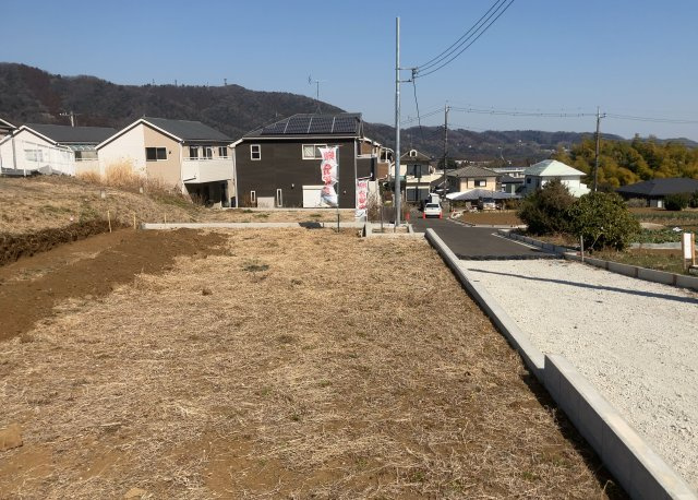 人が暮らすうえで日光は大切な要素となります。日当たりの良さは譲れないポイントですね。併せて近くに大きな建築物の建築予定がないか、あるいはそれが可能な土地が近くにないか事前に確認することもお勧めします。