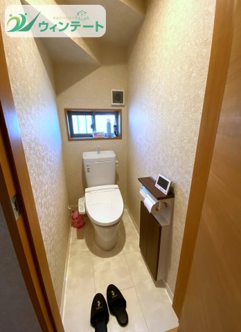 各階にトイレあり。朝の混雑も解消し快適です。