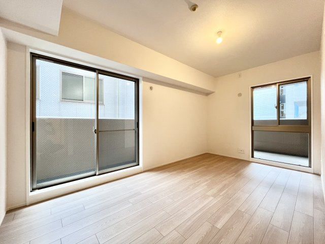 使い勝手のいい洋室です