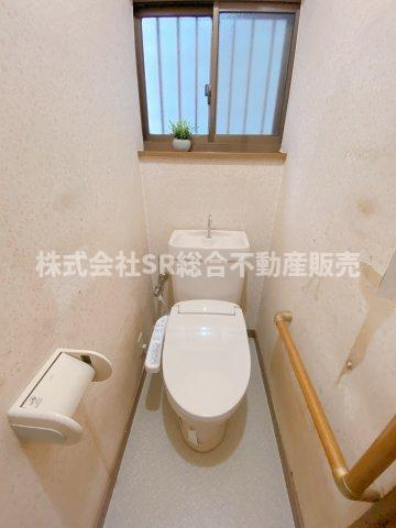 温水洗浄便座もございます♪