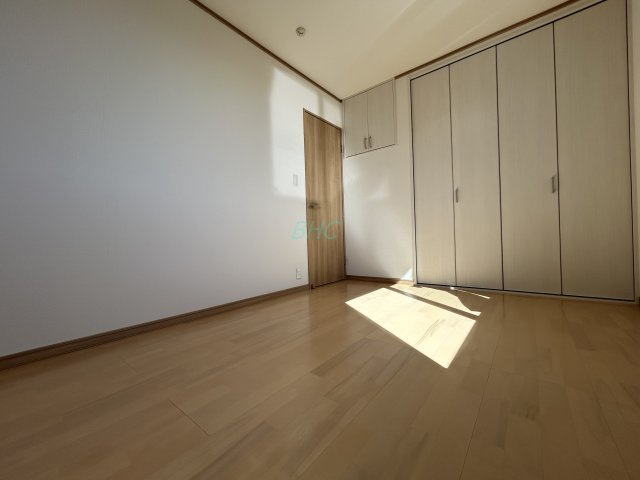 シンプル・イズ・ベストが基本。プレーンな空間を自分好みに。いつまでも快適に暮せる住まいへ。