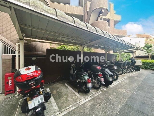 【バイク置場】最新の空き状況や費用などの詳細は担当スタッフまでお問い合わせください。