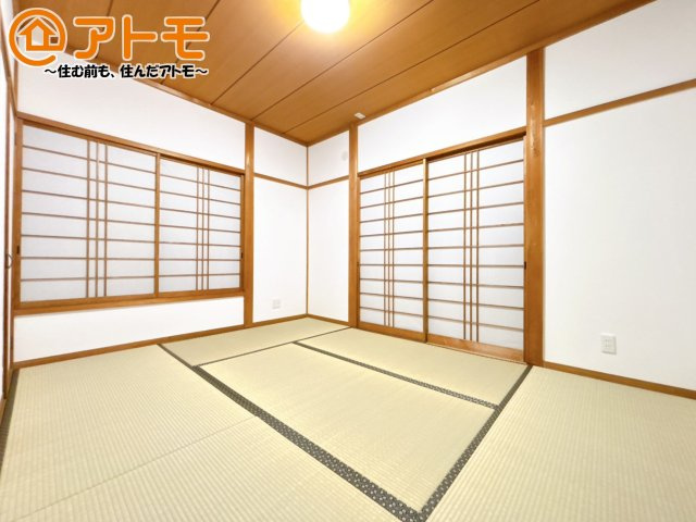 収納豊富な洋室は使い勝手良好です！