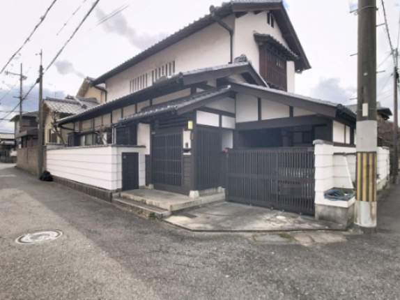 外観：327002186180