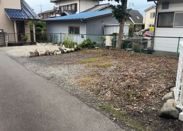 物件の詳細については、現地を見てわかること以外に、役所や法務局などで調べないとわからないことがあります。そのため、現地に行く場合は、もしこの物件を買ったらどのような生活ができるかをイメージしましょう。
