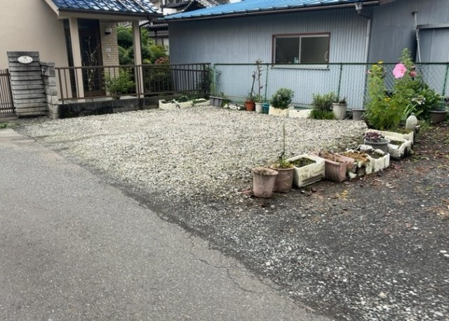 家を建てる前提で土地を探している場合、地盤の丈夫さは譲れない条件の一つです。地盤が脆弱だと追加工事が必要となります。また、過去に地盤沈下や液状化現象を起こした土地は、できるだけ避けた方がいいでしょう。