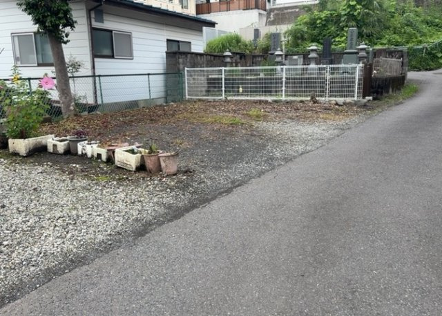 人が暮らすうえで日光は大切な要素となります。日当たりの良さは譲れないポイントですね。併せて近くに大きな建築物の建築予定がないか、あるいはそれが可能な土地が近くにないか事前に確認することもお勧めします。