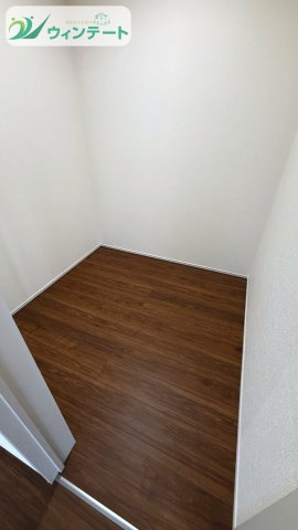 使いやすい位置に収納を配置。普段使いのものもすぐ取り出せて、毎日の暮らしがスムーズです。