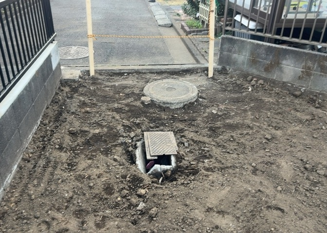 土地の面積＝住宅面積ではありません。建ぺい率の問題などで、土地のある場所によって住宅を建てられる面積は限られています。高さもしかり、「土地」という言葉の中には、建築条件も含まれると考えておきましょう。
