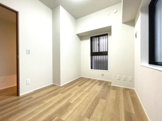 シンプルな洋室は、幅広い用途でお使いいただけます。　