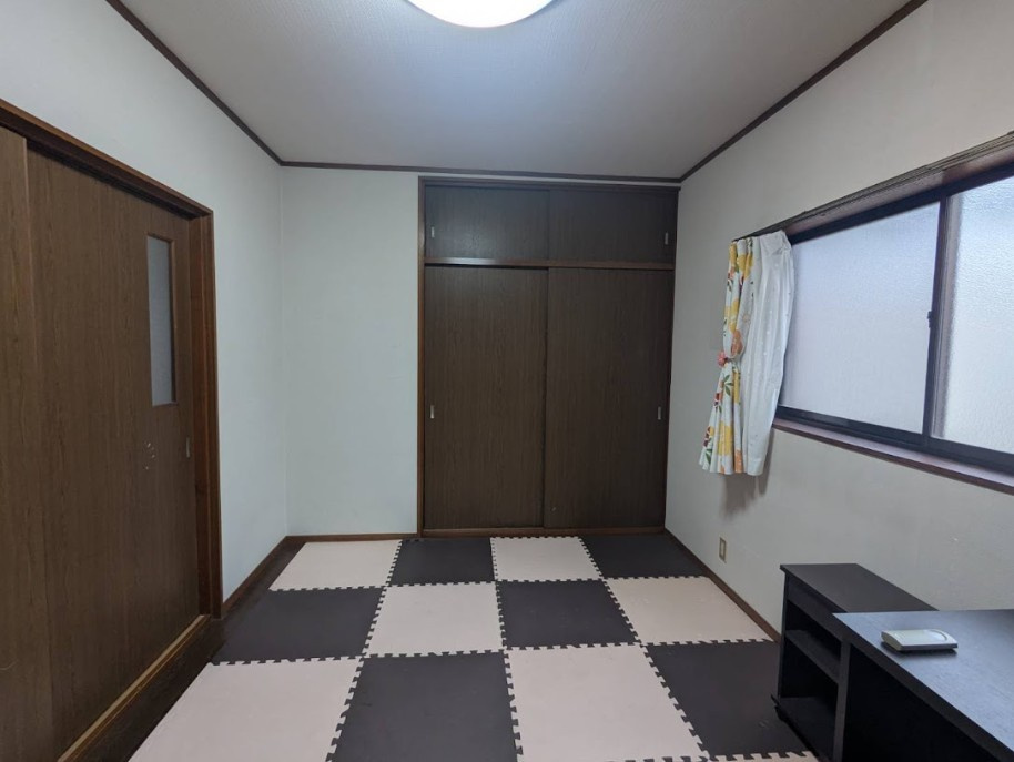 創造性や成長を促す遊びの空間を提供。学習や趣味に集中できる環境を整えます。個別のプライベートスペースは自己表現と自立心を育み、心地よい睡眠環境を整えリラックスできる場所を提供。　