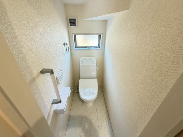 清潔感とうれしい機能性を兼ね備えた、使いやすいシャワートイレ