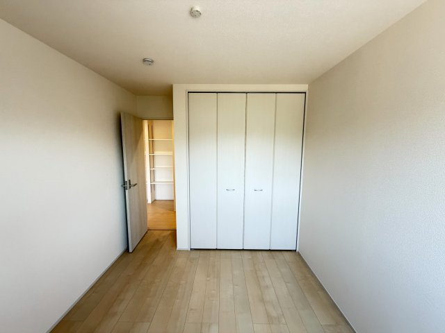 収納付きで、お部屋がすっきり片付きます。