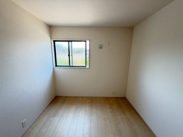 収納付きで、お部屋がすっきり片付きます。