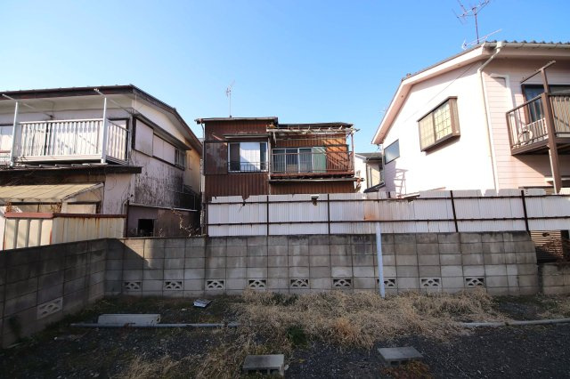 南側駐車場につき陽当り良好