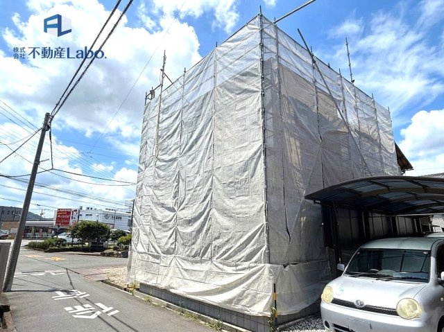ファミリークローゼットを併設したゆったりとした洗面所付き♪