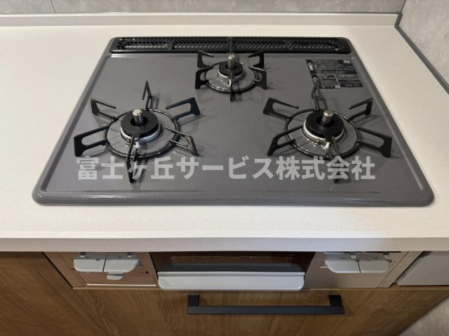 3口コンロがあります