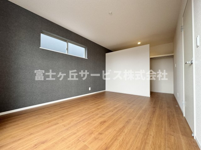 落ち着いて過ごせる寝室です