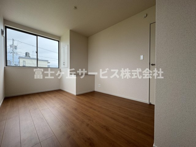 子供部屋としても使える洋室です