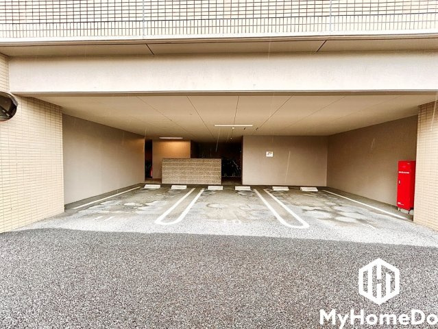駐車場あり。空き状況につきましてはお気軽に弊社までお問い合わせください。