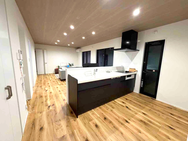 【かすみケ丘東のリビングダイニング】