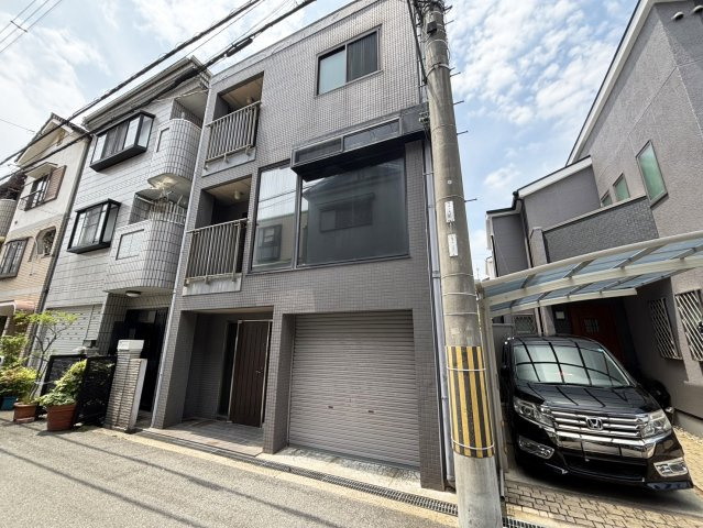 2台駐車可能のシャッター付ガレージです！