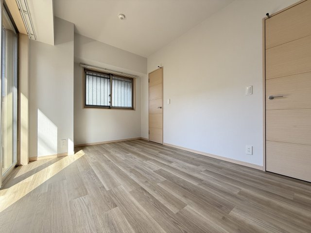 シンプルな洋室は、幅広い用途でお使いいただけます。