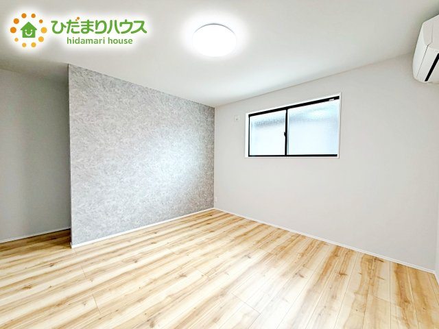 ベッドを置いても余裕の広さがあります。パソコンや趣味のスペースなどインテリアを考えるのも楽しみですね！