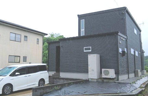 周辺環境やお車の停めやすさなど現地にてご確認ください。