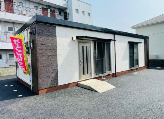 離れ（約14坪）ミニキッチン、バス、洗面台、トイレ完備