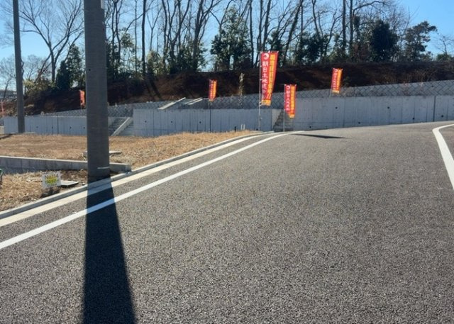 家を建てる前提で土地を探している場合、地盤の丈夫さは譲れない条件の一つです。地盤が脆弱だと追加工事が必要となります。また、過去に地盤沈下や液状化現象を起こした土地は、できるだけ避けた方がいいでしょう。