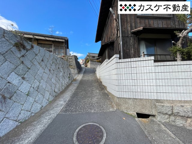 西側接道：公道　約2.6～3.0ｍ