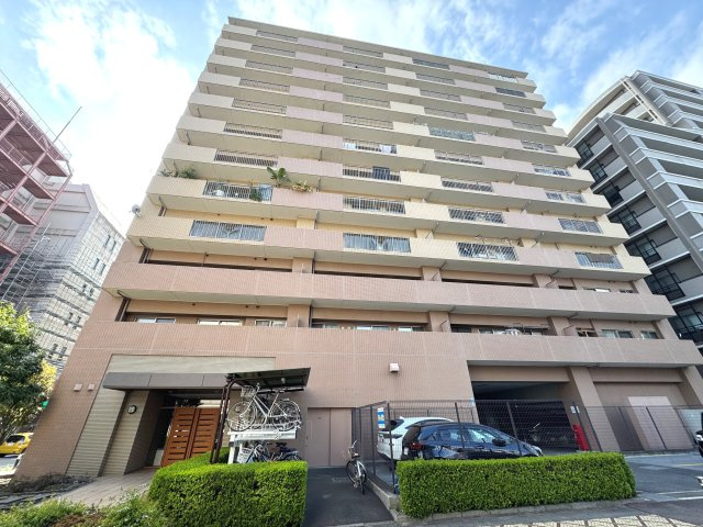 明るい日差しに包まれる住宅で新しい暮らしを始めませんか？お問合せお待ちしております。