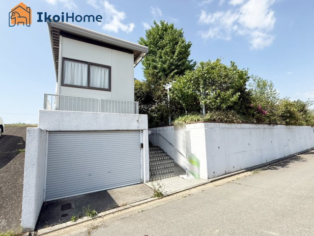 敷地151坪！広い！田園風景でゆったりとした生活が楽しめます！眺望良好！オシャレな外観です！