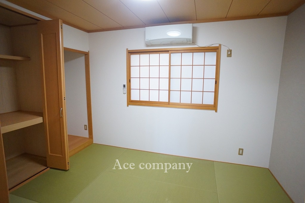 【1階：和室約6帖】収納完備です♪
