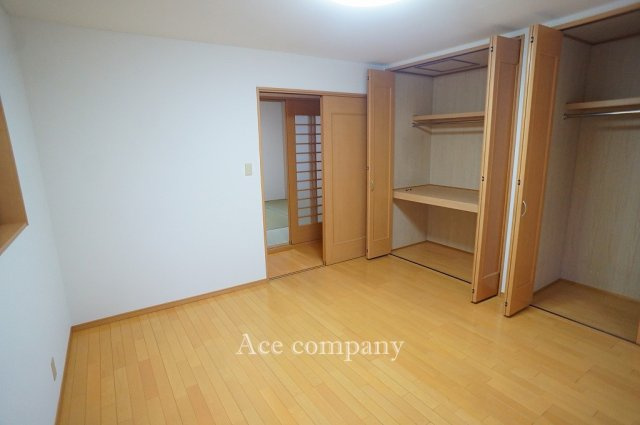【2階：ゆったり洋室約8帖】大容量のクローゼット完備です！