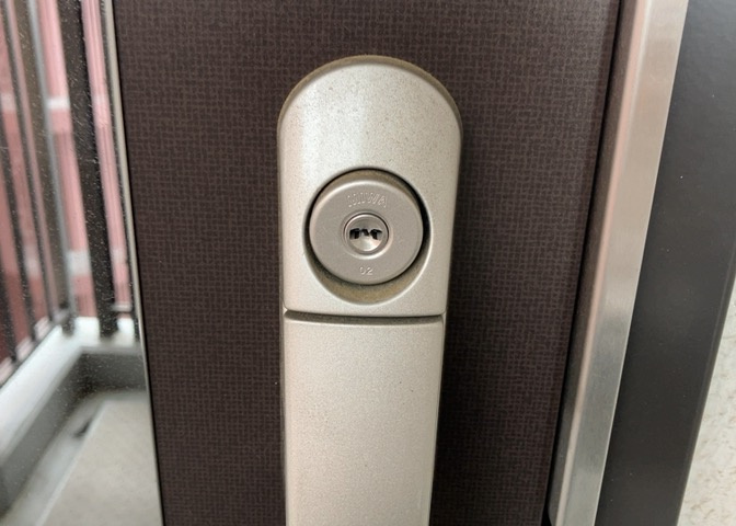 当然のことではありますが、オートロックやセンサーライト、ホームセキュリティーなどの防犯設備があれば、小さいお子様がいるご家庭も安心ですよね！まず物件購入の際は、防犯設備もチェックするようにしましょう。