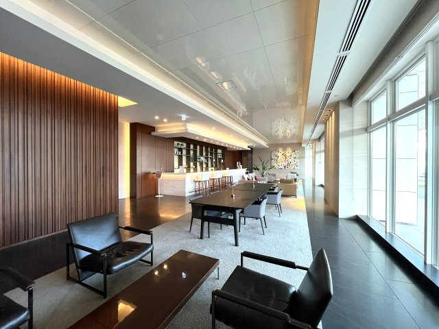 ホテルライクな共用空間が、帰宅時に上質感と落ち着きを与えてくれます。