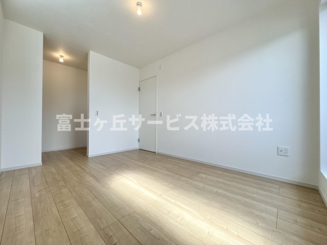 落ち着いて過ごせる寝室です