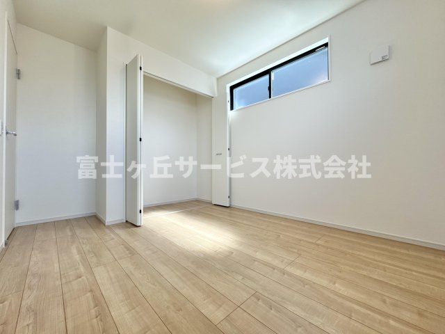 子供部屋としても使える洋室です