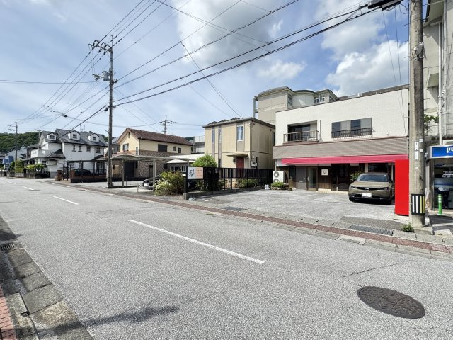 前面道路への出入りがしやすい駐車場