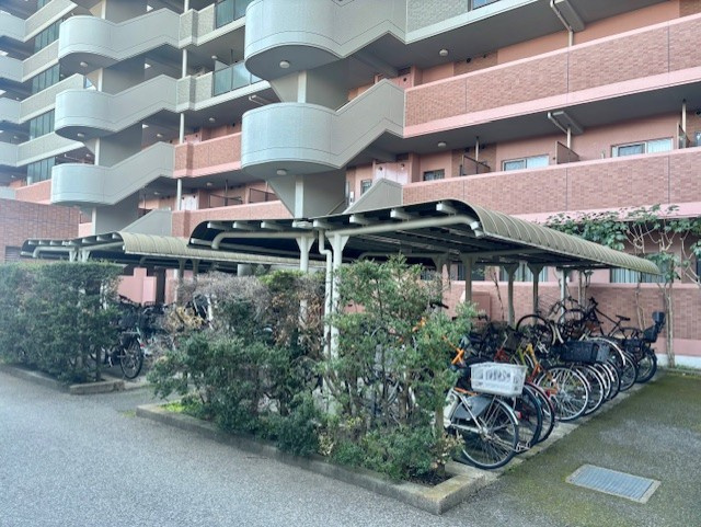 敷地内に278台を確保した自転車置場です。2026年4月撮影