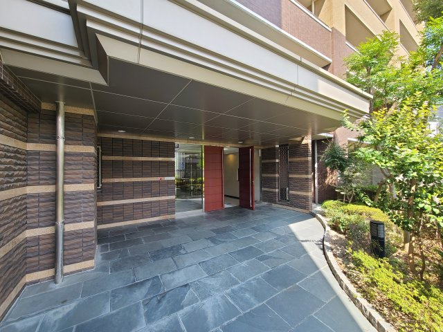 〇まるでホテルに来たかのようなラグジュアリーな雰囲気のエントランススペース。