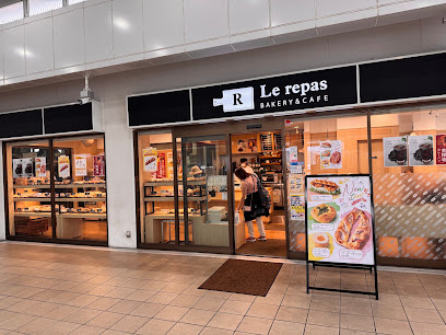 ベーカリー＆カフェルパ稲城店まで徒歩6分