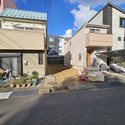 最寄り駅が近いなどの交通アクセスが良い土地だと暮らしやすいですよね。通勤・通学の観点から土地を選ぶことも大切です！自身や家族のライフワークからあったの物件を探しましょう！当社営業がお力になります！